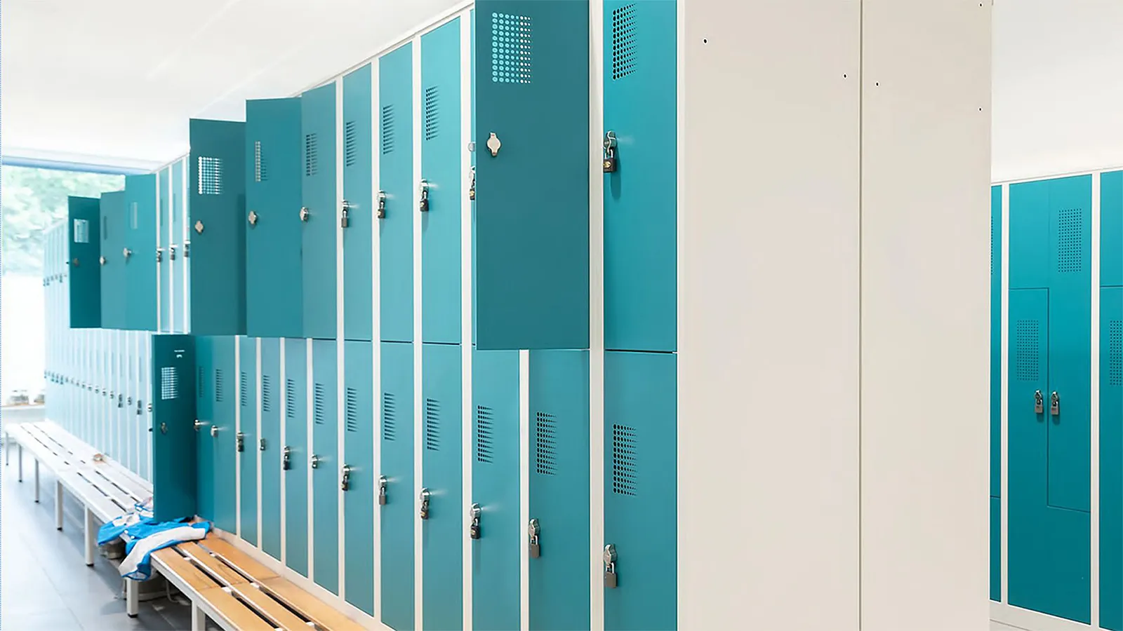 Garderobenschrank aus Stahl – Bild 3