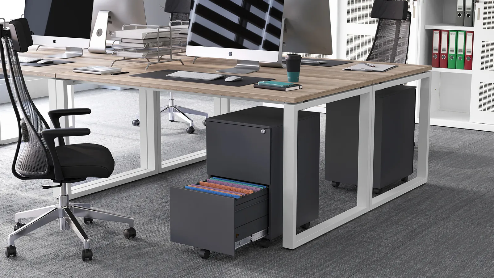 Roll- & Standcontainer aus Stahl und Holz – Bild 4
