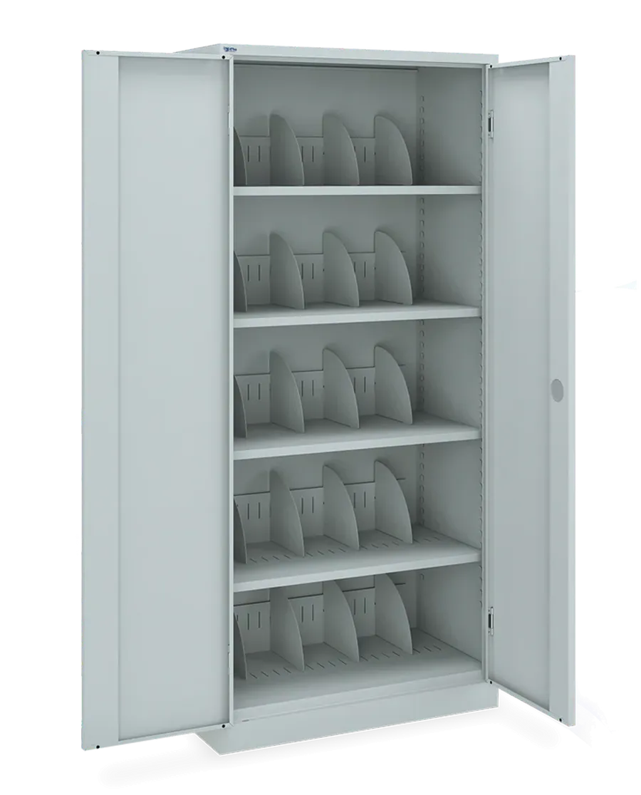 Materialschränke mit Trennblechen